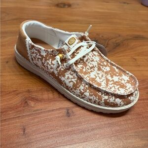 Hey Dude Tan and White Patterned